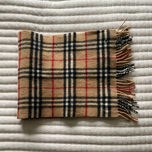 Burberry Lambs Wool Scarf - Picture 2 of 6